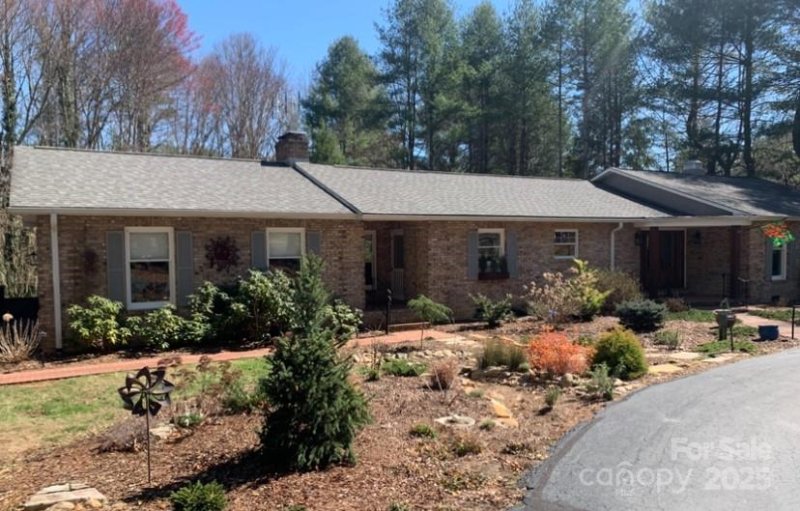 Property image 2 at 111 Woodhaven Drive, Hendersonville, NC 28739