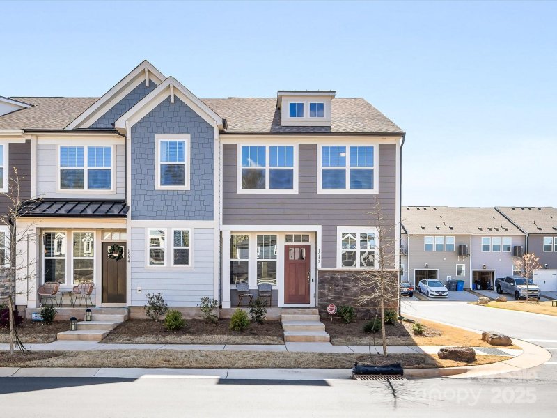 Property image 2 of 1542 Cedar Tree Drive in Smith Farm, Belmont, NC 28012