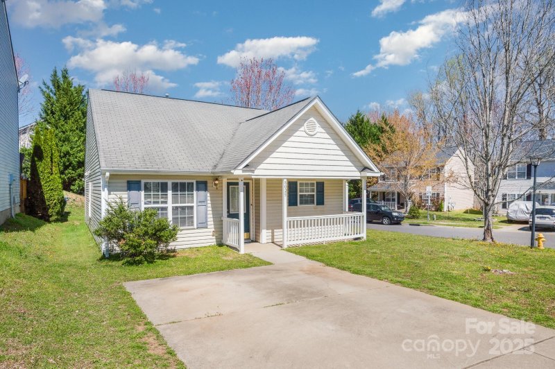 Property image 2 at 8025 Bronze Pike Drive, Charlotte, NC 28273