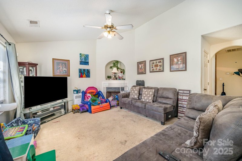 Property image 4 at 8025 Bronze Pike Drive, Charlotte, NC 28273