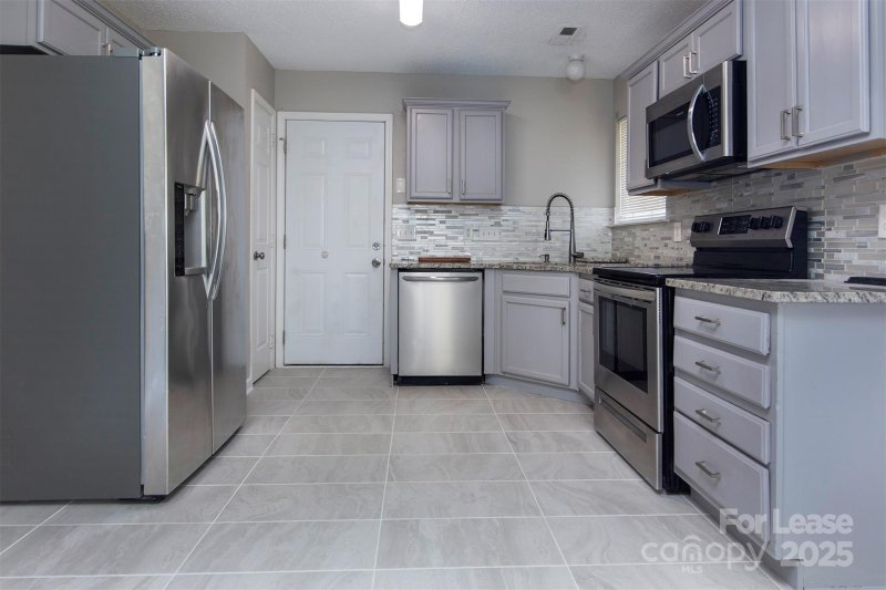 Property image 5 at 9811 Sweet Plum Drive, Charlotte, NC 28215