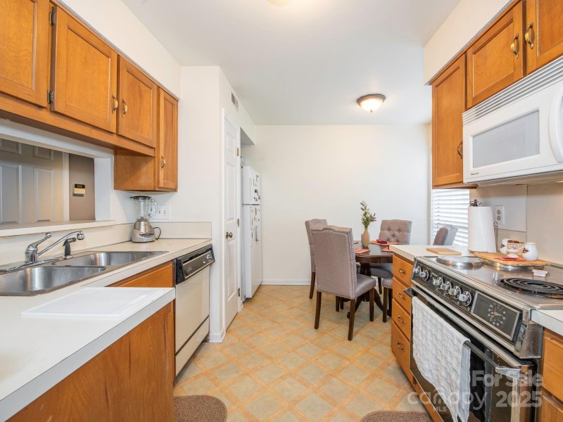 Property image 5 at 5719 Dockside Drive, Charlotte, NC 28227