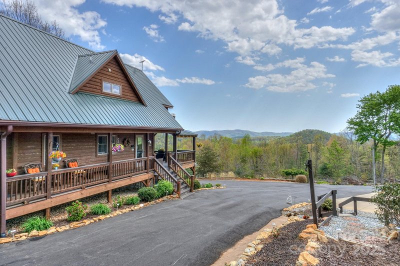 Property image 4 at 5063 Bear Run, Lenoir, NC 28645