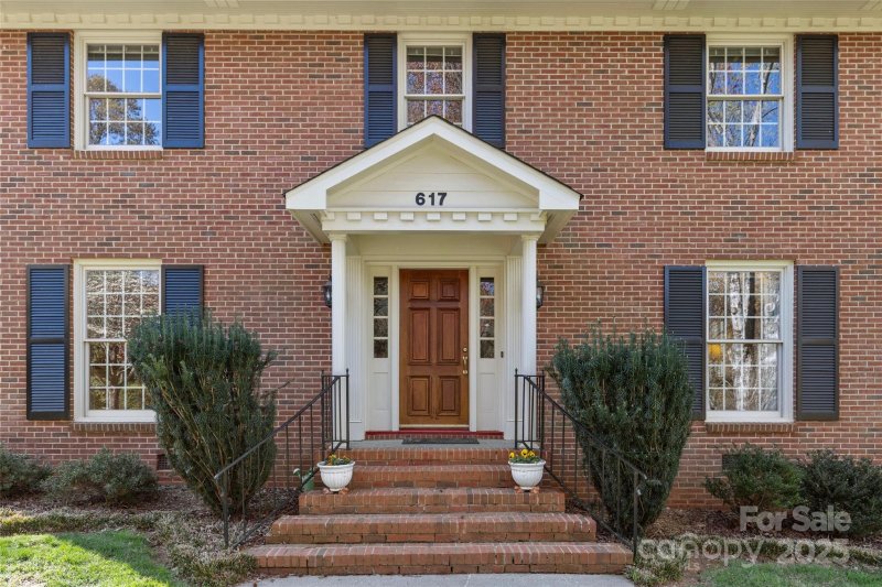 Property image 2 at 617 Robmont Road, Charlotte, NC 28270