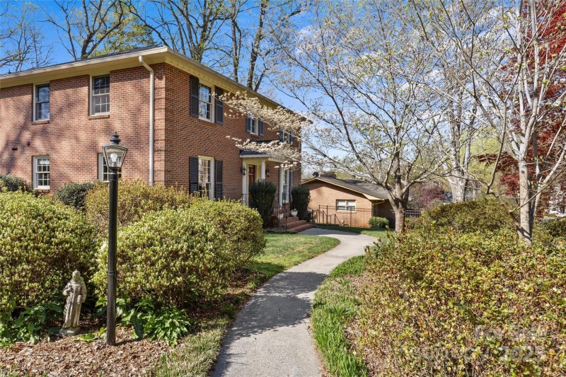 Property image 3 at 617 Robmont Road, Charlotte, NC 28270