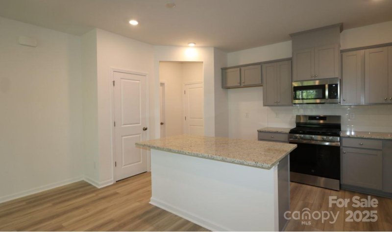 Property image 2 at 1916 Highland Park Drive, Charlotte, NC 28269