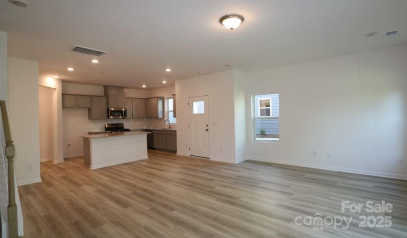 Property image 4 at 1916 Highland Park Drive, Charlotte, NC 28269