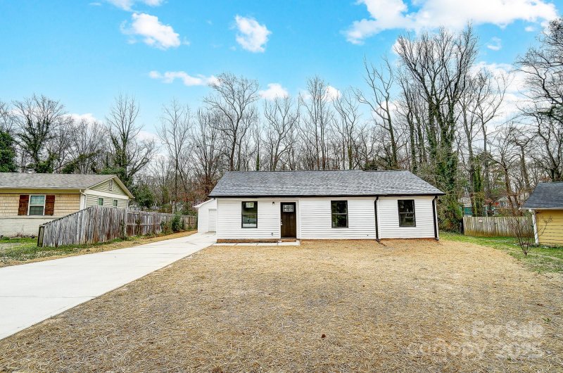 Property image 2 at 6706 Holston Court, Charlotte, NC 28215