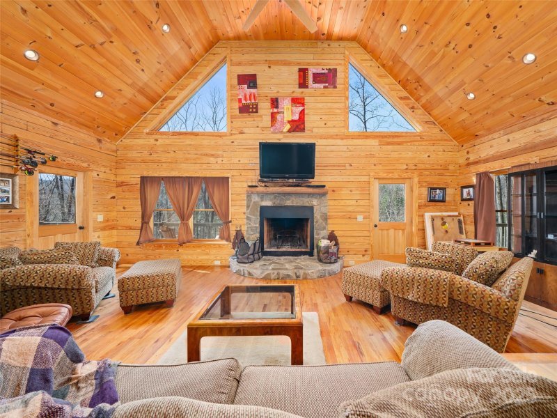 Property image 3 of 91 Golden Trout Drive in Mountain Brook Estates, Spruce Pine, NC 28777