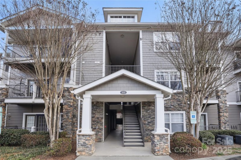 300 Vista Lake Drive