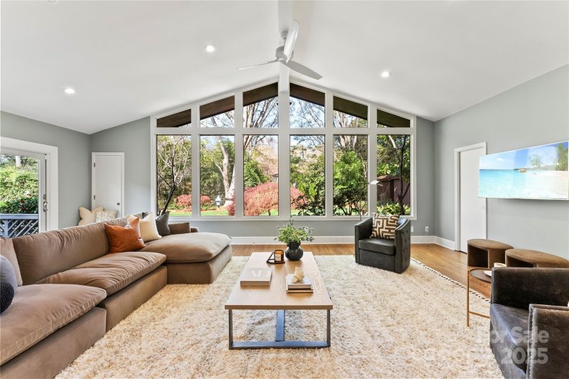 Property image 3 at 417 Roselawn Place, Charlotte, NC 28211