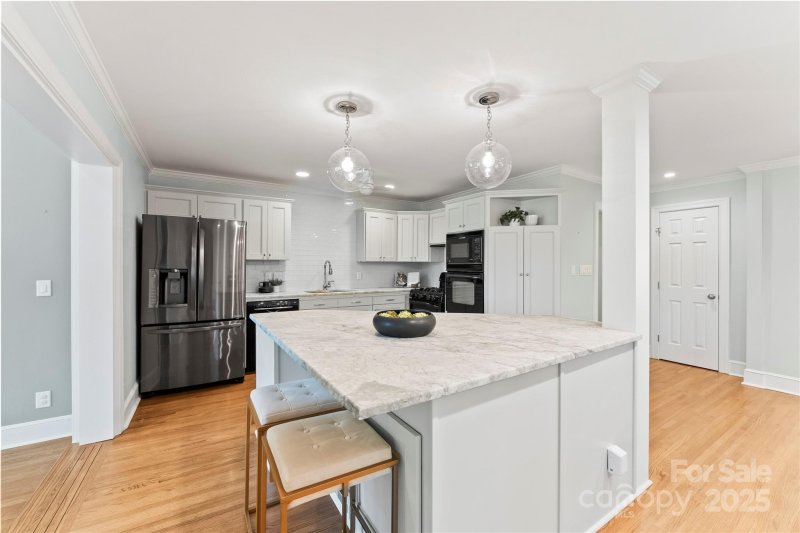 Property image 5 at 417 Roselawn Place, Charlotte, NC 28211