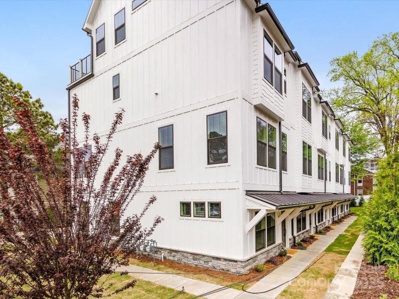 Property image 2 of 1413 Kenilworth Avenue in Dilworth, Charlotte, NC 28203