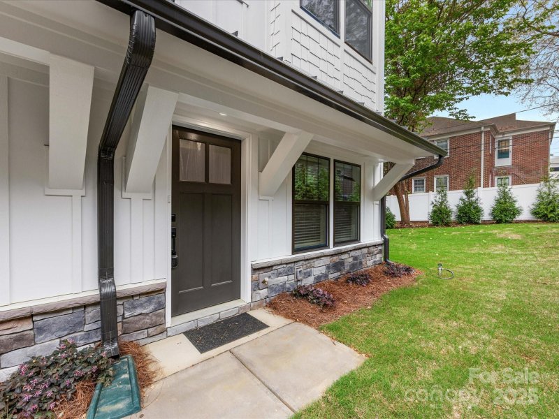 Property image 3 of 1413 Kenilworth Avenue in Dilworth, Charlotte, NC 28203