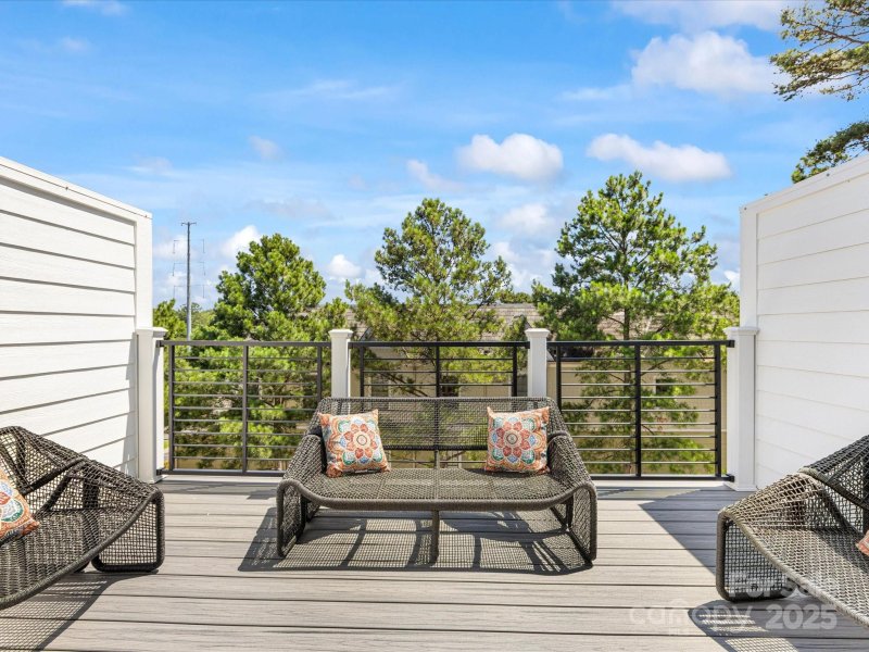 Property image 5 of 1413 Kenilworth Avenue in Dilworth, Charlotte, NC 28203