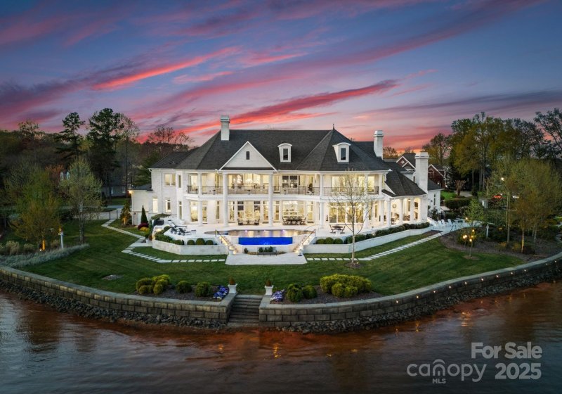 8228 Bay Pointe Drive