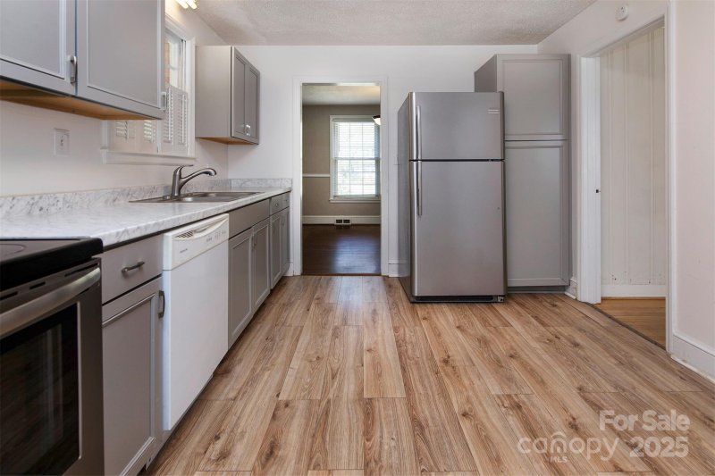 Property image 5 at 7210 Lakeside Drive, Charlotte, NC 28215