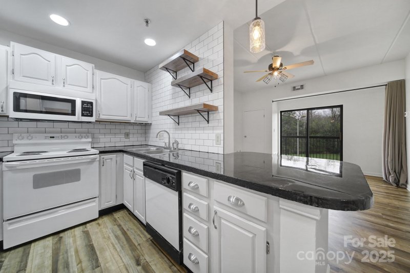 Property image 5 at 211 Heritage Boulevard, Fort Mill, SC 29715