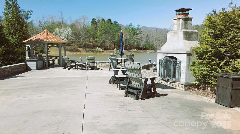 Property image 4 of 116 Cornell Circle in Apple Valley Farms, Lake Lure, NC 28746