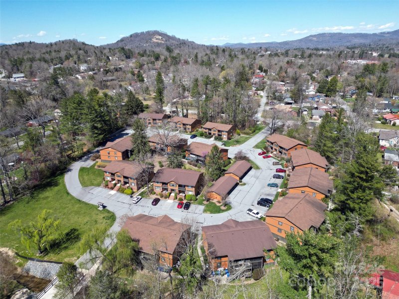 Property image 3 at 1747 Haywood Manor Road, Hendersonville, NC 28791