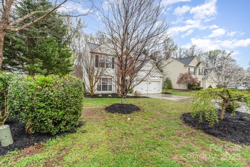 Property image 2 at 6129 Creekview Court, Harrisburg, NC 28075