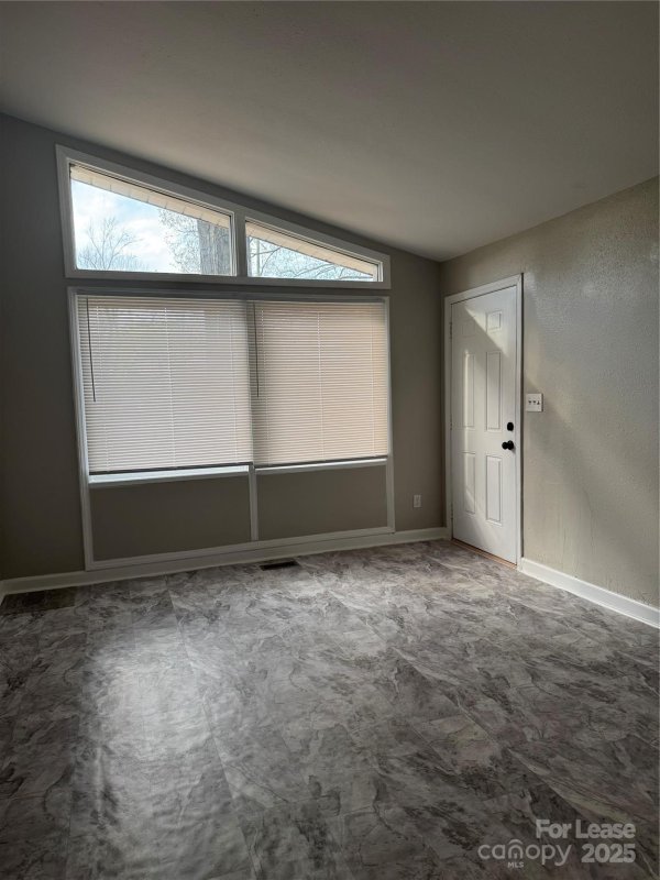 Property image 3 at 1216 White Plains Road, Charlotte, NC 28213