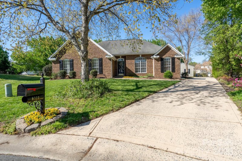 Property image 2 at 6111 Tesh Court, Charlotte, NC 28269