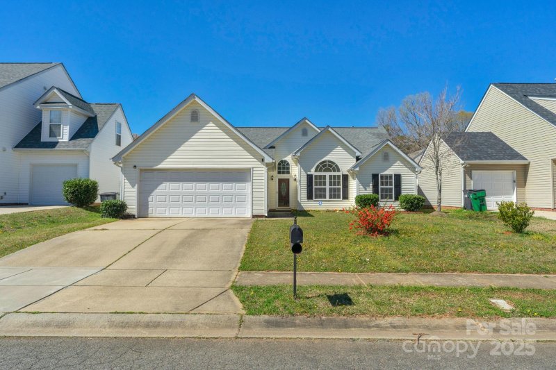 Property image 3 at 6821 Parkers Crossing Drive, Charlotte, NC 28215