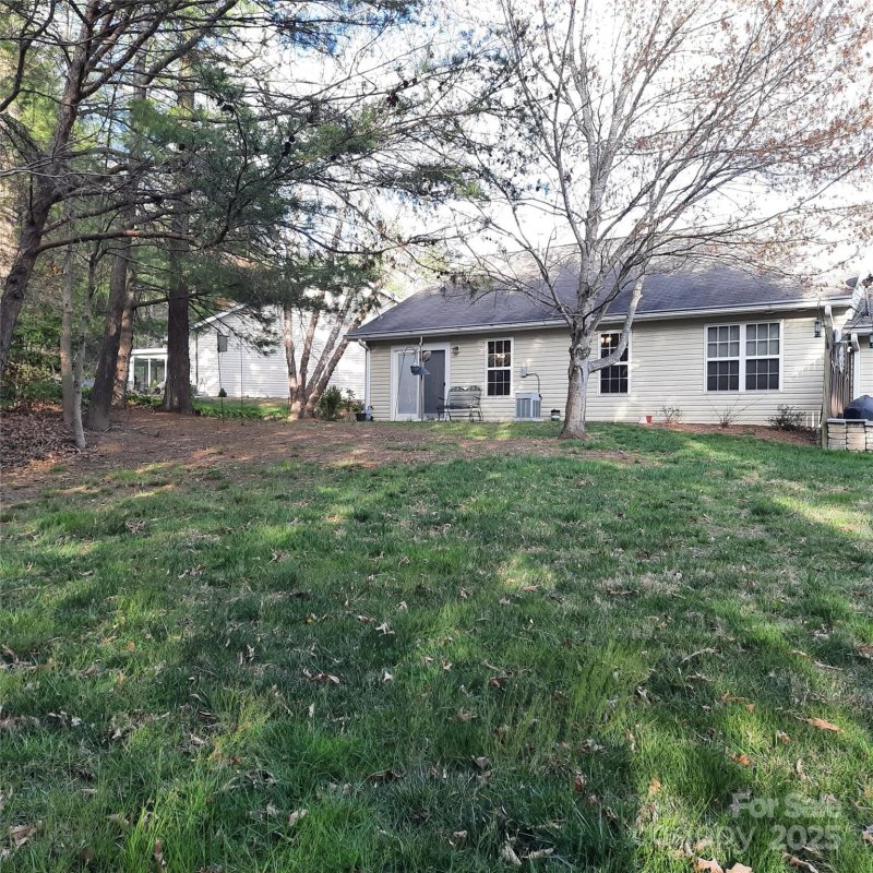 Property image 3 at 126 Wiltshire Circle, Fletcher, NC 28732