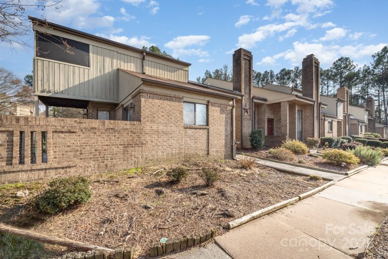 Property image 2 at 8033 Charter Oak Lane, Charlotte, NC 28226