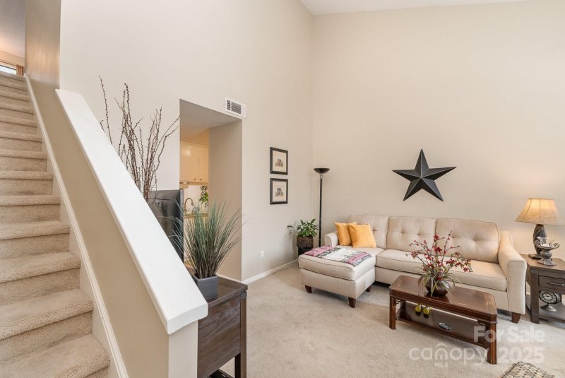 Property image 4 at 8033 Charter Oak Lane, Charlotte, NC 28226