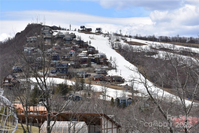 301 Pinnacle Inn Road