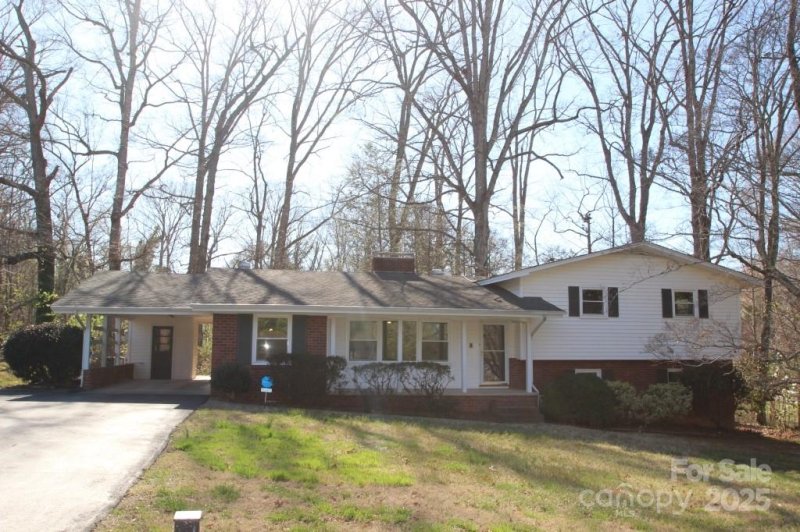 544 Stoneybrook Road