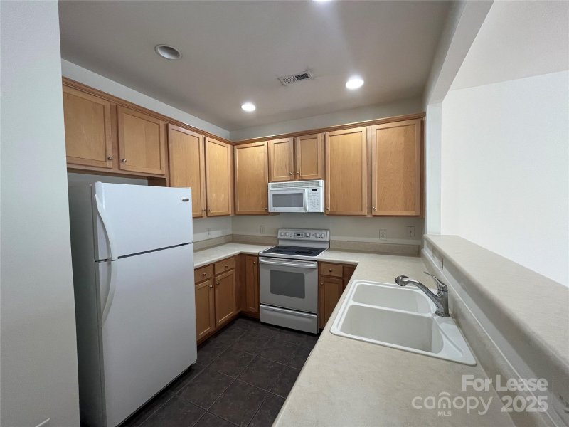 Property image 4 at 14930 Scothurst Lane, Charlotte, NC 28277