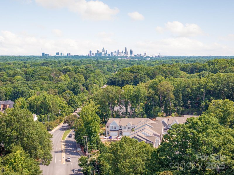 Everton, Charlotte Community