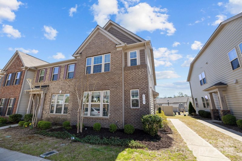 8145 English Clover Lane