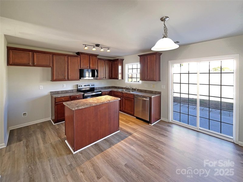 Property image 4 at 1542 Eastway Drive, Dallas, NC 28034