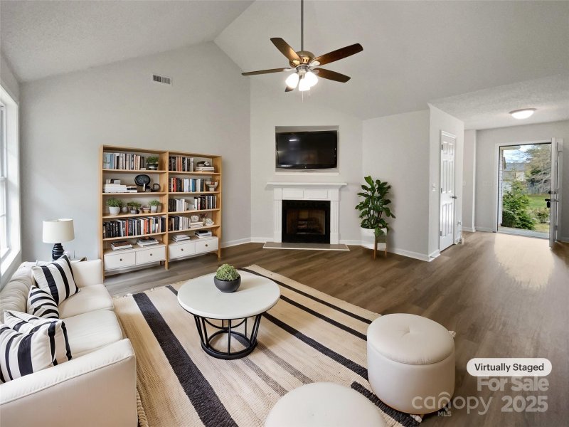 Property image 2 of 800 Morningside Drive in Hallmark Glen, Rock Hill, SC 29730