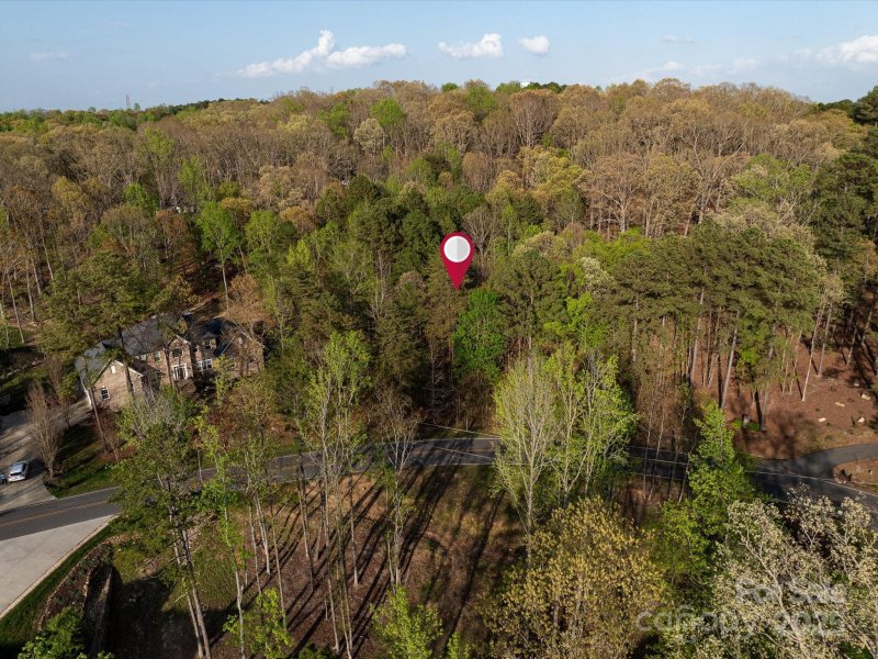 Property image 3 of 233 Greenbay Road in Greenbay Forest, Mooresville, NC 28117