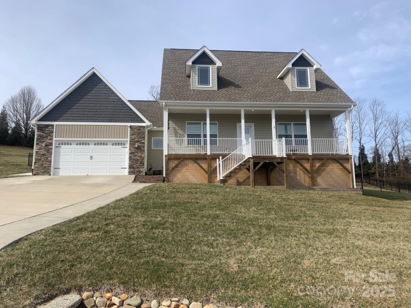 Deer Meadow, Flat Rock Community