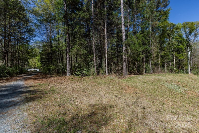 Property image 2 of 9009 Quail Roost Drive in Triple C mini Ranches, Waxhaw, NC 28173