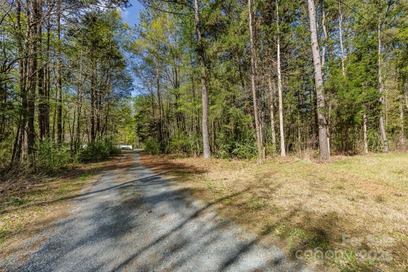 Property image 3 of 9009 Quail Roost Drive in Triple C mini Ranches, Waxhaw, NC 28173