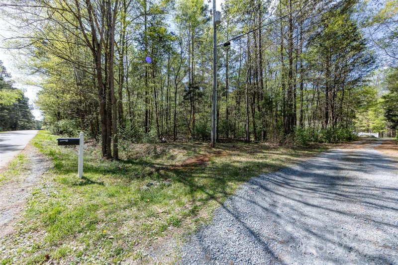 Property image 4 of 9009 Quail Roost Drive in Triple C mini Ranches, Waxhaw, NC 28173