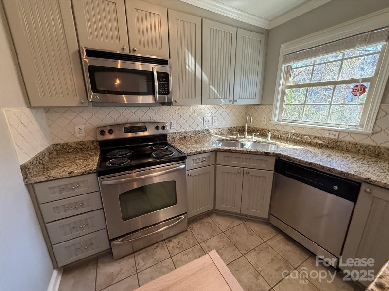 Property image 3 at 4921 Park Road, Charlotte, NC 28209