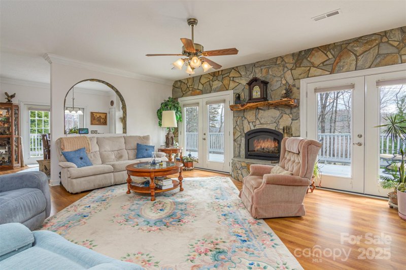 Property image 5 at 526 Grand Oaks Drive, Hendersonville, NC 28792