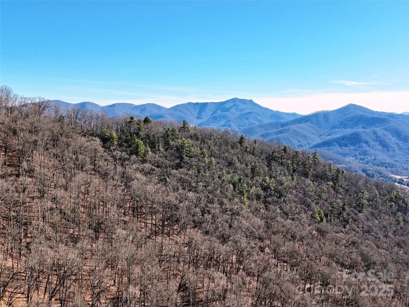 Property image 4 of 00 Barn Cove Road in Hurricane Ridge Ltd, Clyde, NC 28721