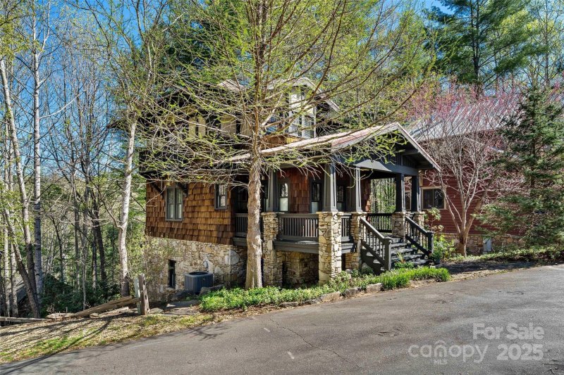 Property image 2 at 3 Whitman Lane, Black Mountain, NC 28711