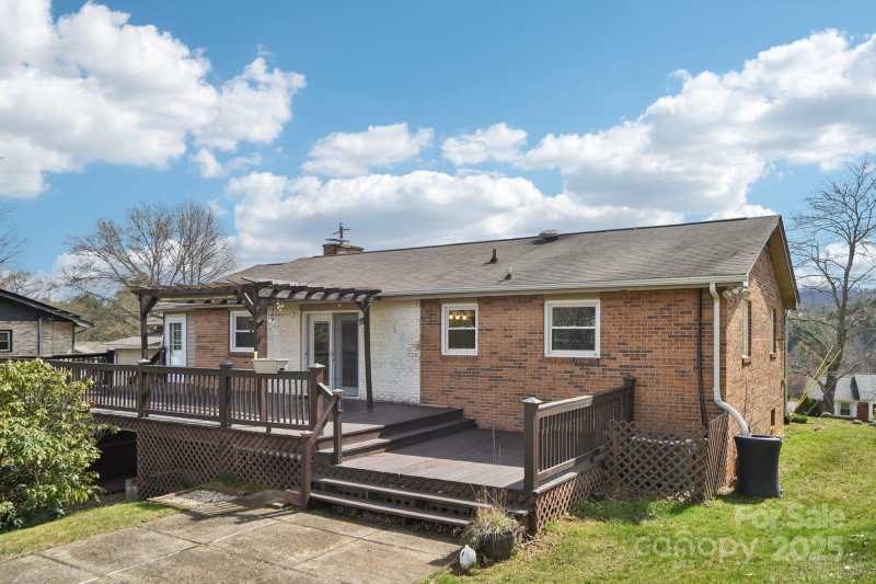 Property image 3 at 10 Sun Up Lane, Candler, NC 28715