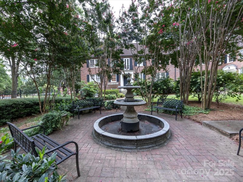 Property image 2 at 110 Colville Road, Charlotte, NC 28207