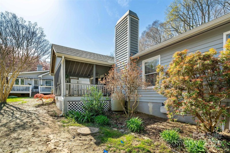 Property image 3 of 2 Llama Vista Court in Llama Vista, Black Mountain, NC 28711